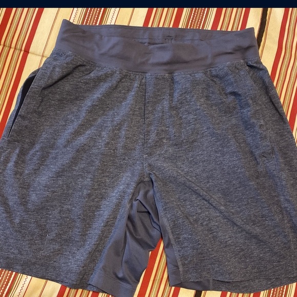 Lulu men’s athletic shorts - Picture 2 of 2